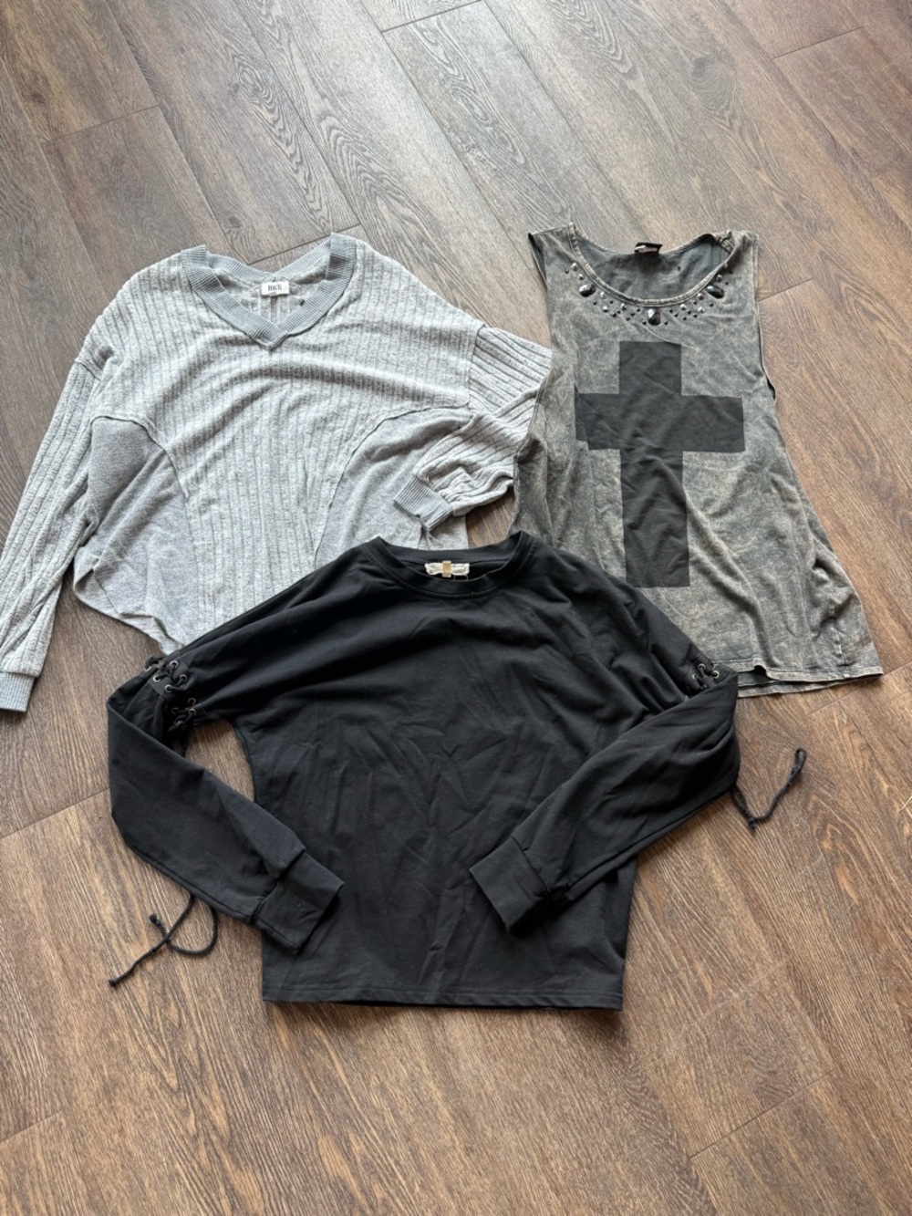 Buckle Women’s Top lot Q12